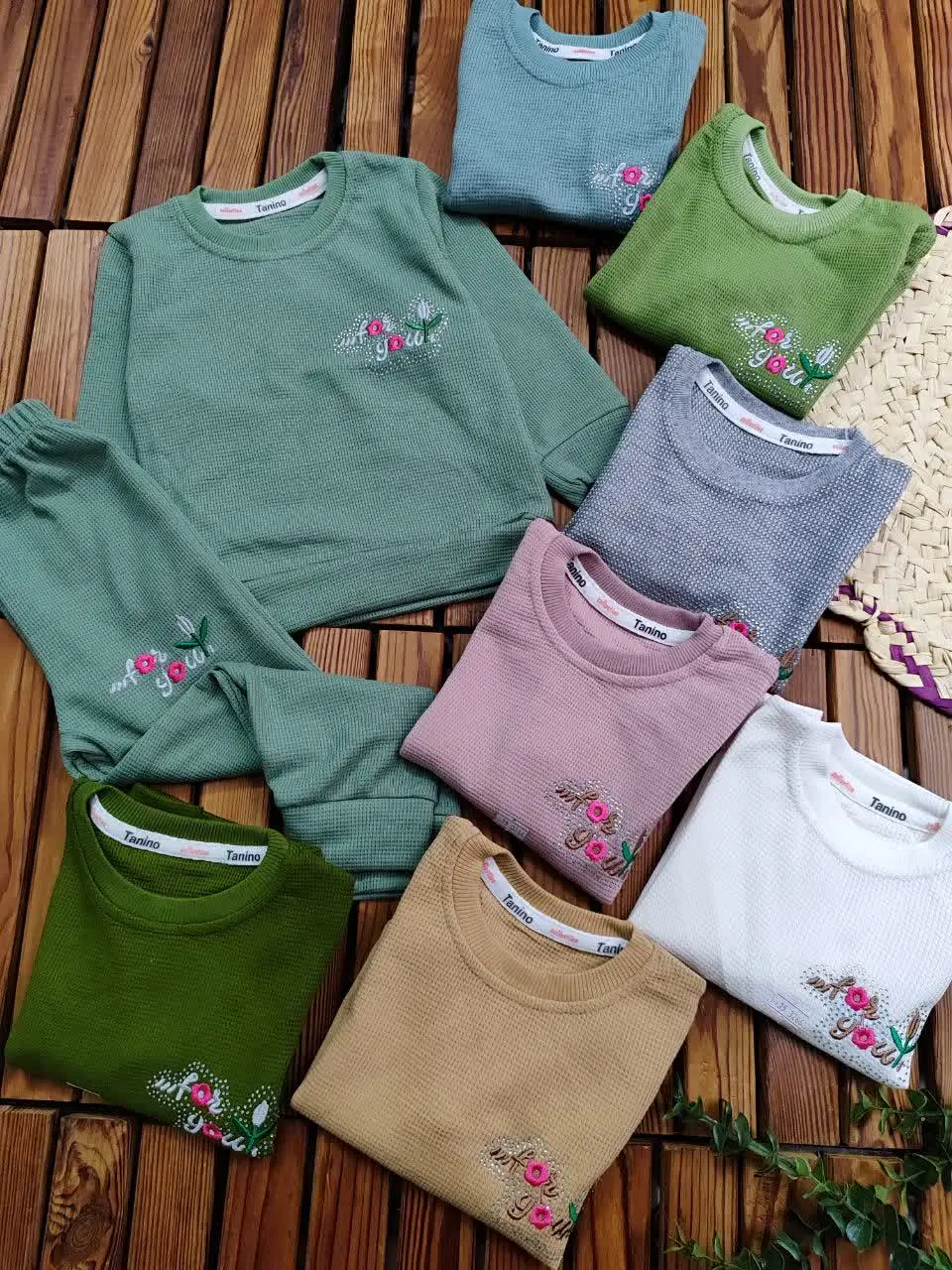 بیسکوییتی آوردم از نوع اقتصادی ☺️☺️
