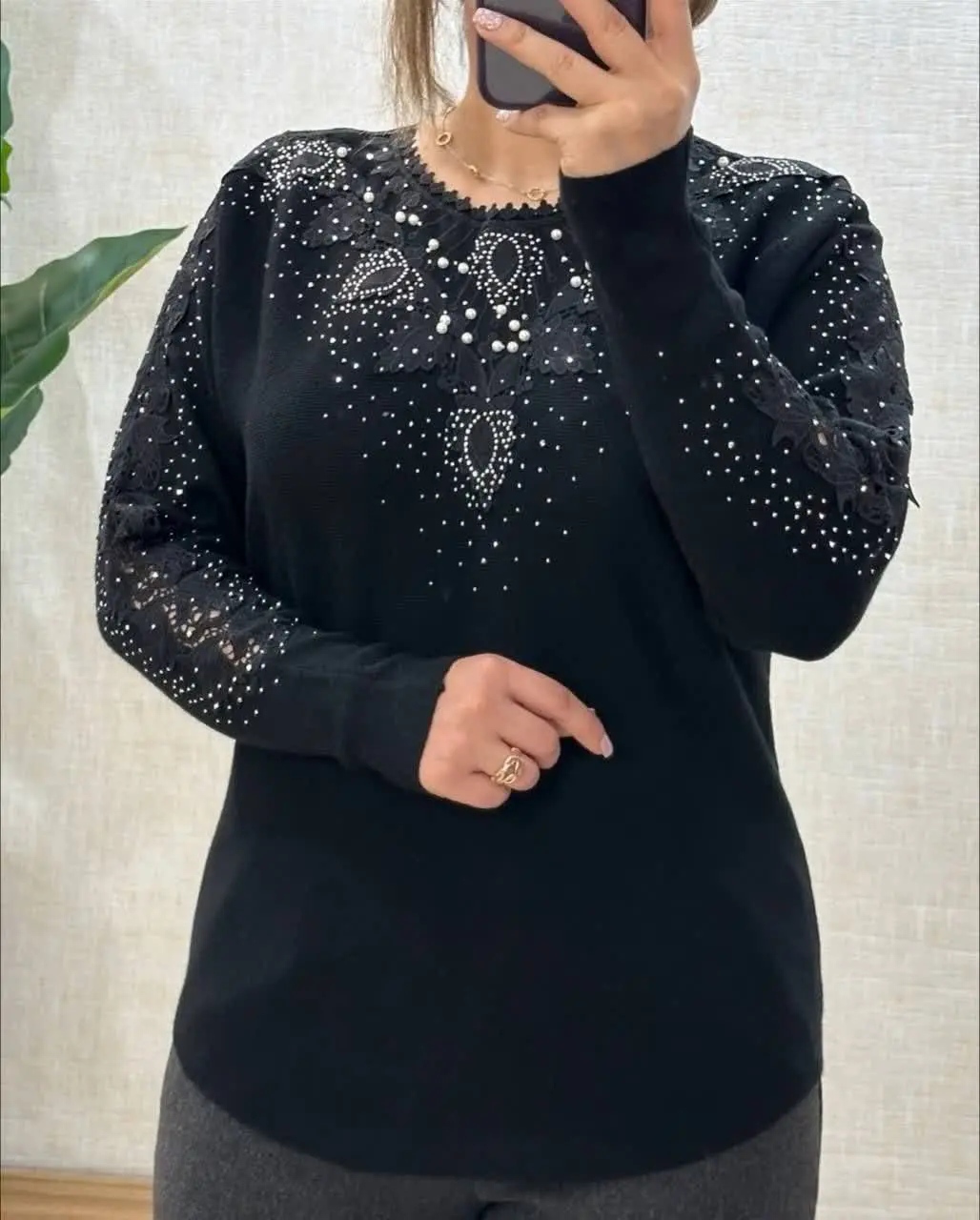 بلوز گپ مجلسی کارشده وارداتی 🥰
