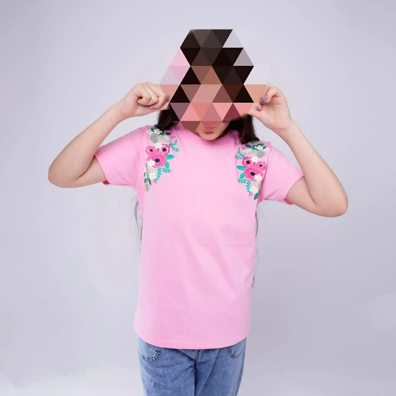 تیشرت تک دخترانه سرشانه گل دار🌼🌺
