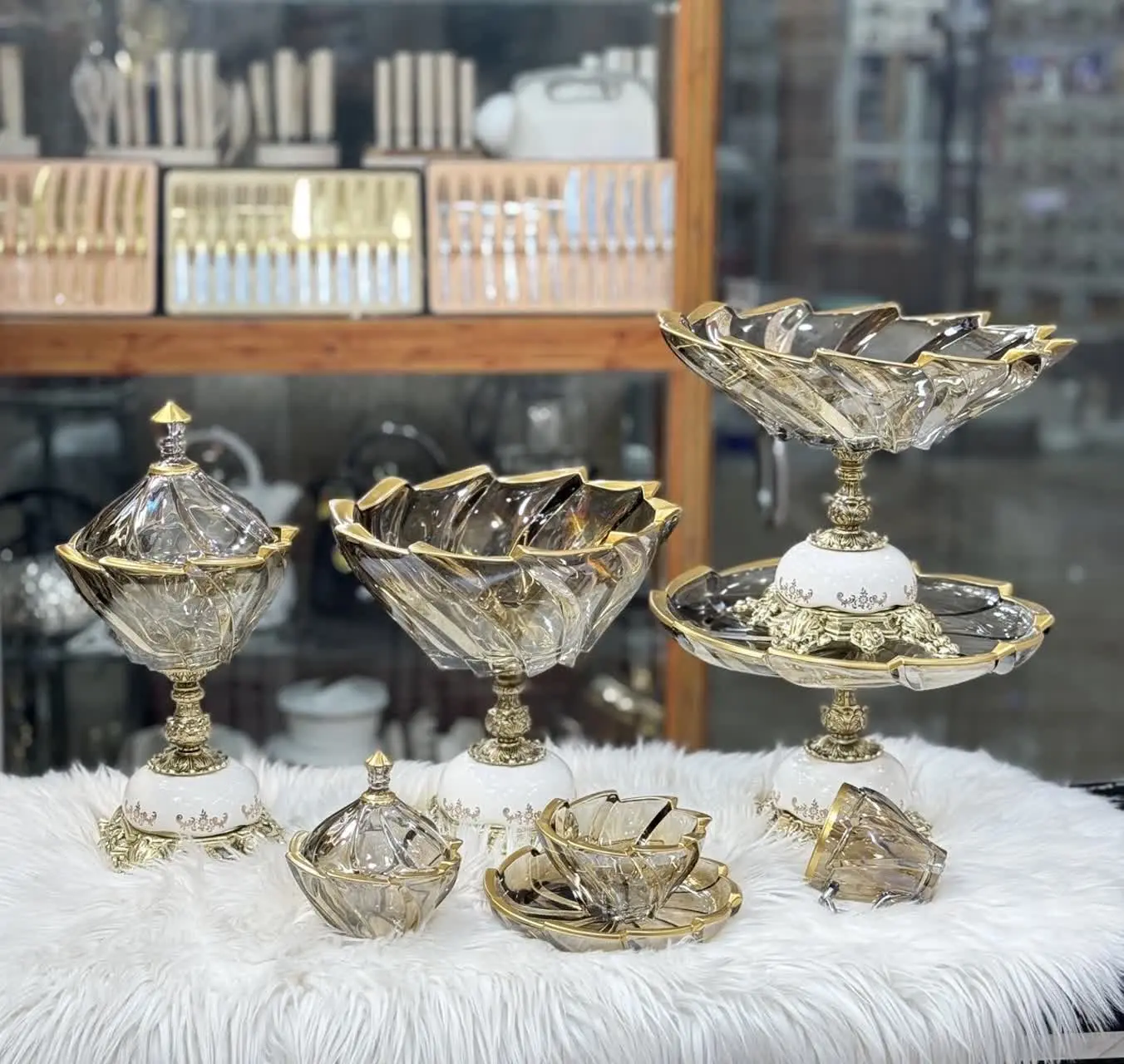 ❣️سرویس زیبای الینور شامپاین طلایی🥳با پایه سرامیک سفید و مشکی قابل سفارش🌹✅
