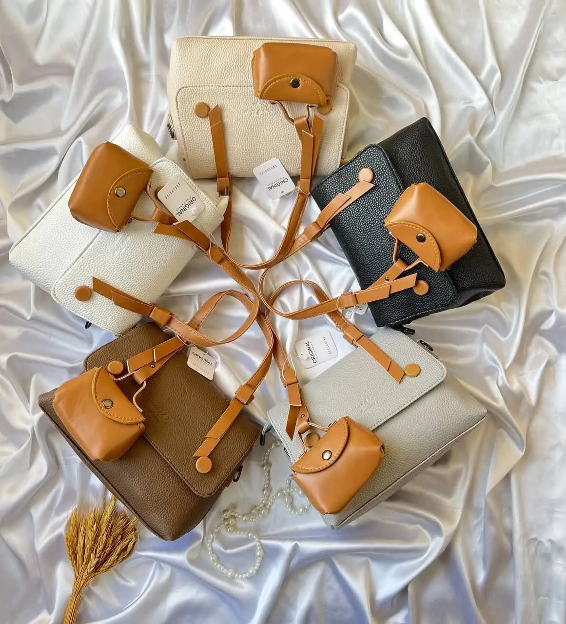 کیف‌ مجلسی 
