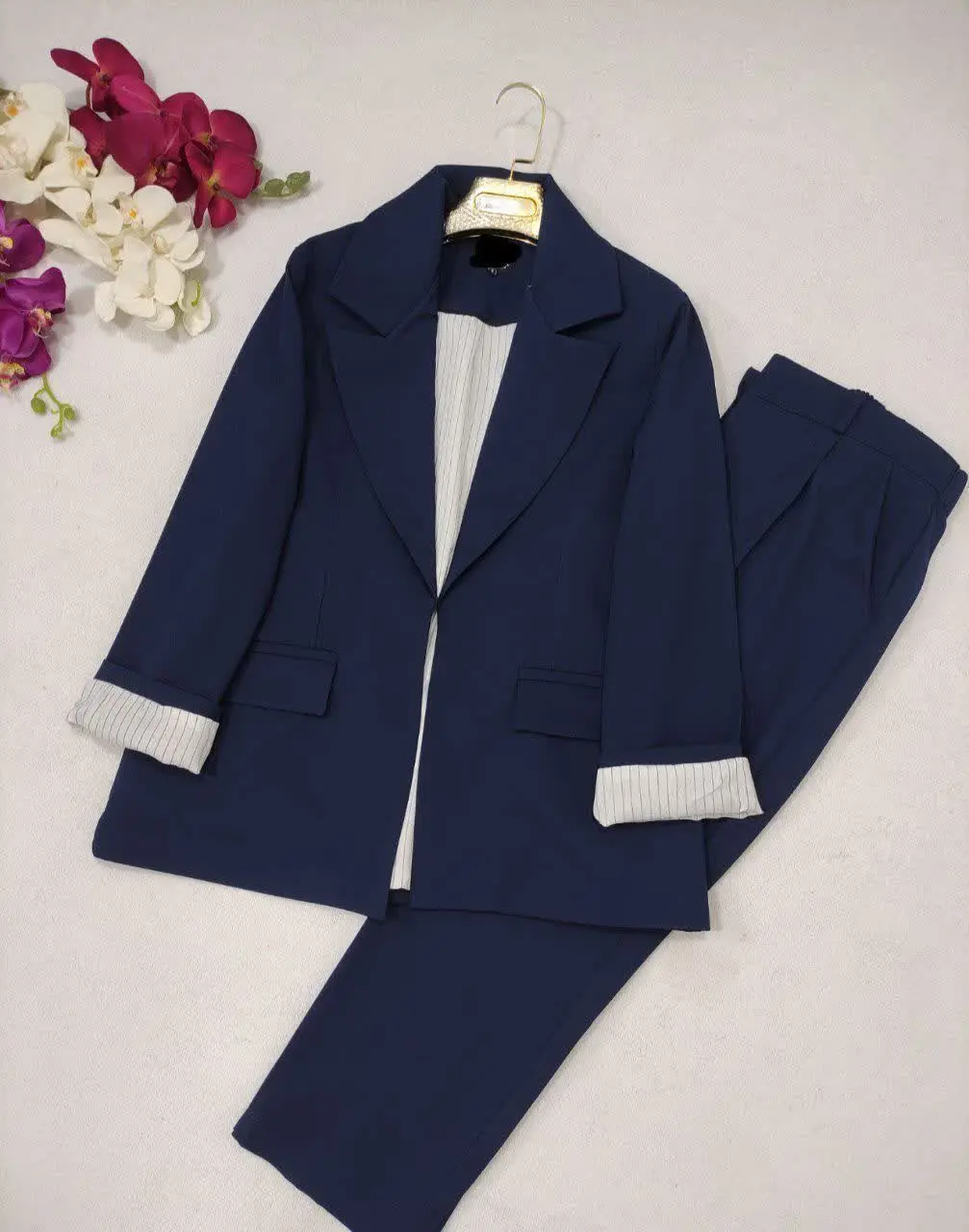 🍃نام: کت و شلوار آوینا 
