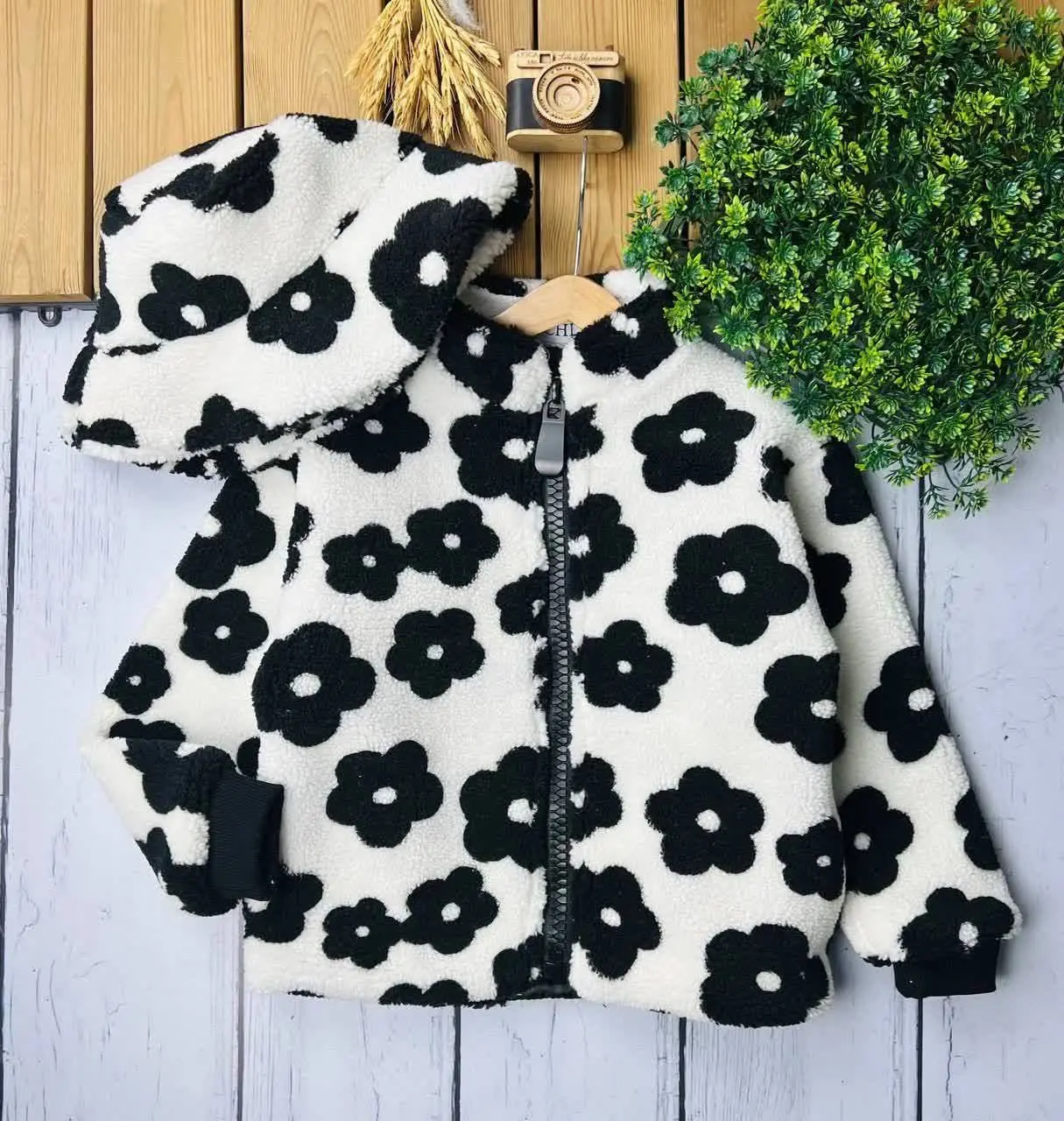 اینکار تو قشنگی و خاص بودن حرف اول و میزنه 😍😍
