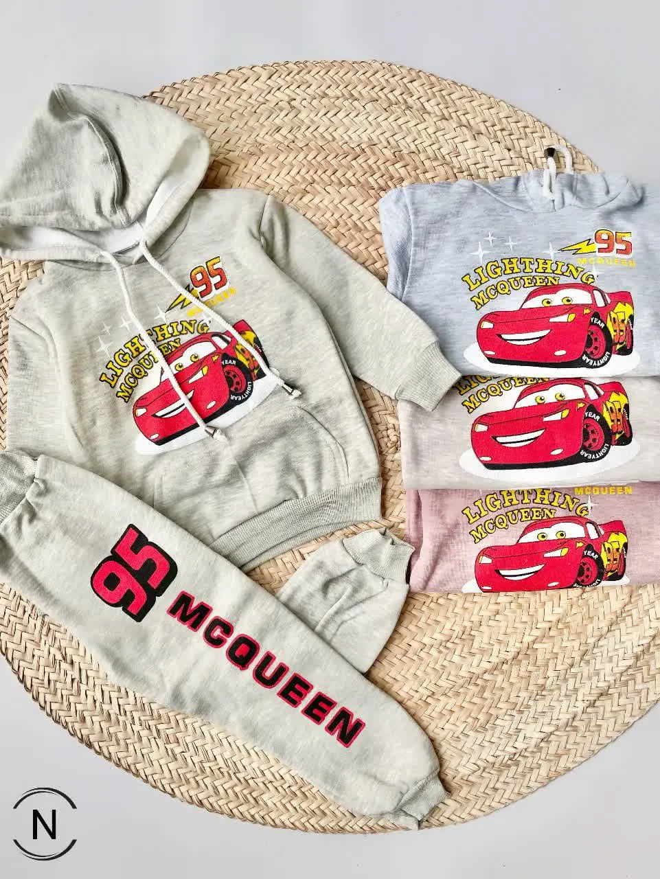 #هودی‌شلوارپسرانه داخل کرک ماشین‌ها
