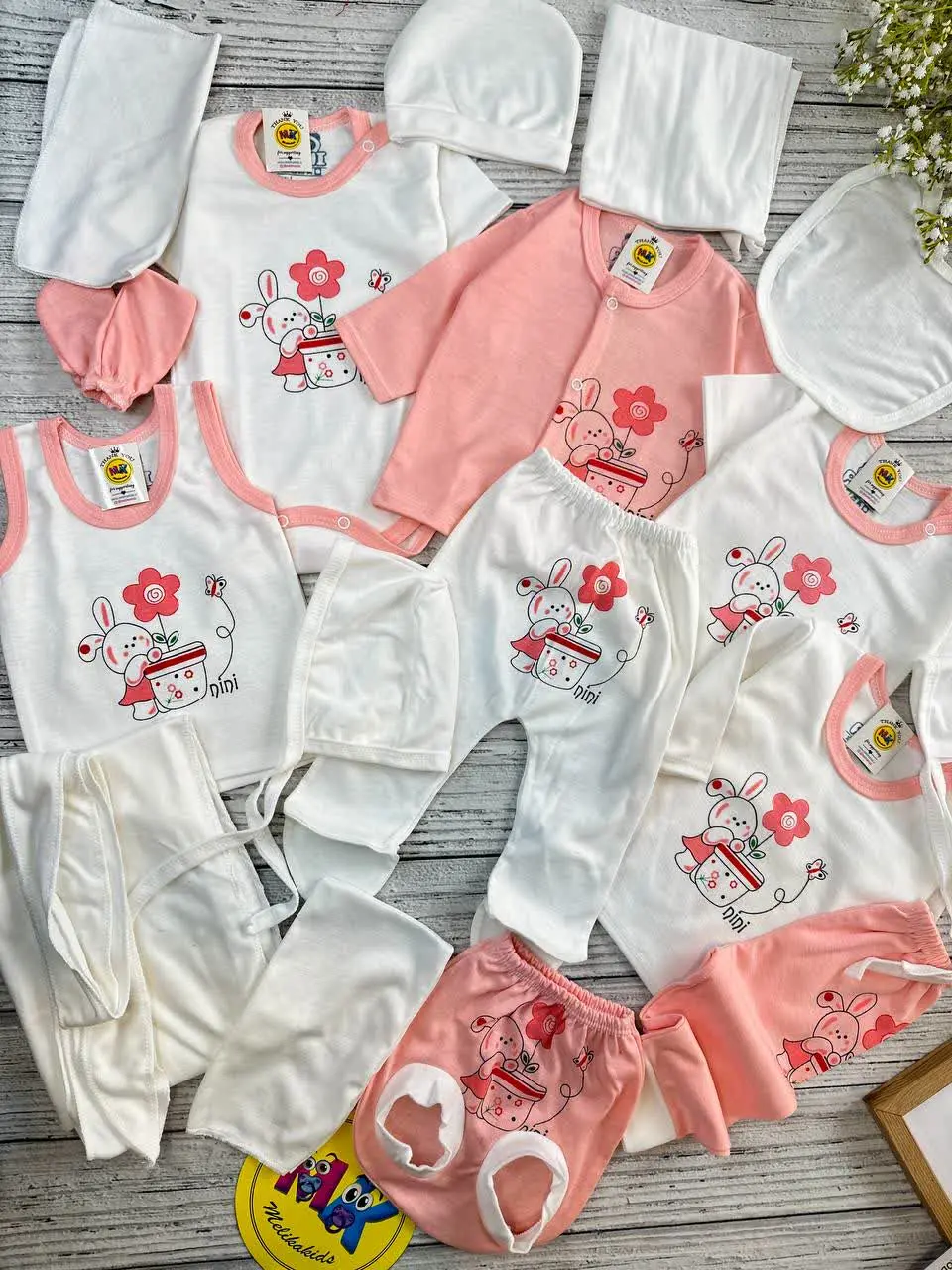 ۱۹ تکه طرح خرگوش گلبهی نوزادی و کودک کد ۱۱۷۰۰۹ 
