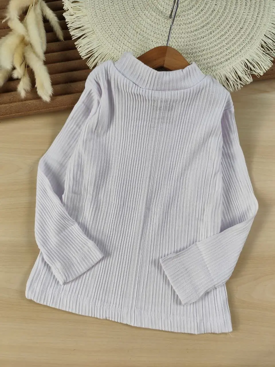 بلوز سفید یقه اسکی