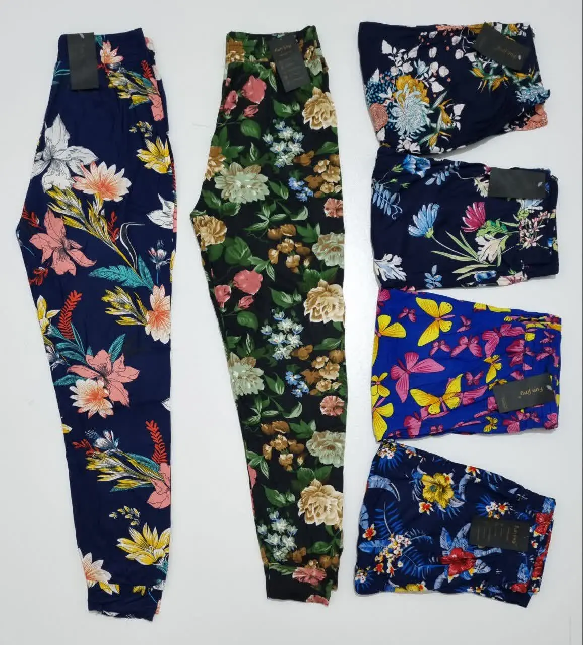 راحت وخنک از اون شلواراس که بپوشی انگار هیچی تنت نیس 
