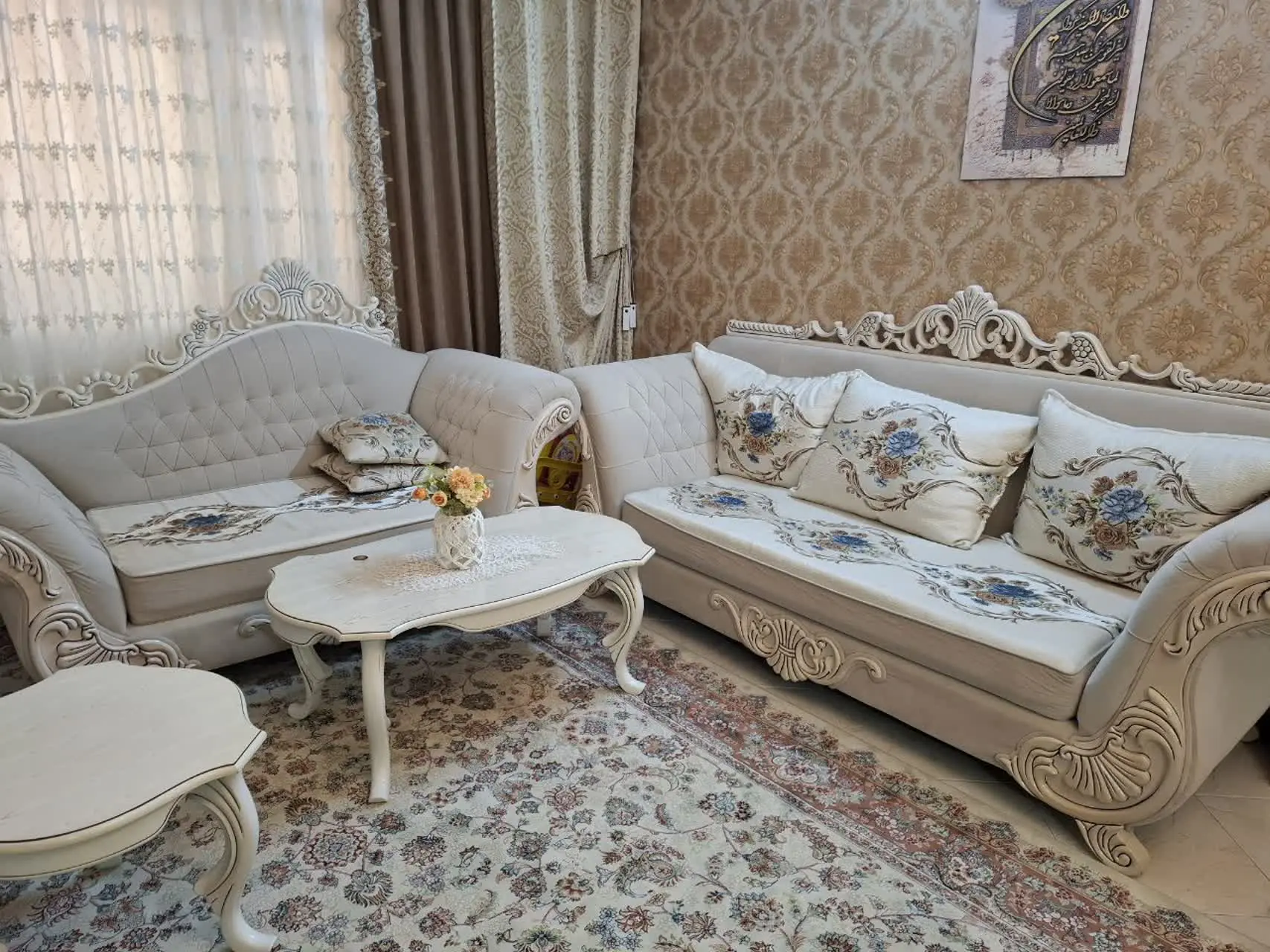 سرویس مبل کاملا سالم و تمیز 
