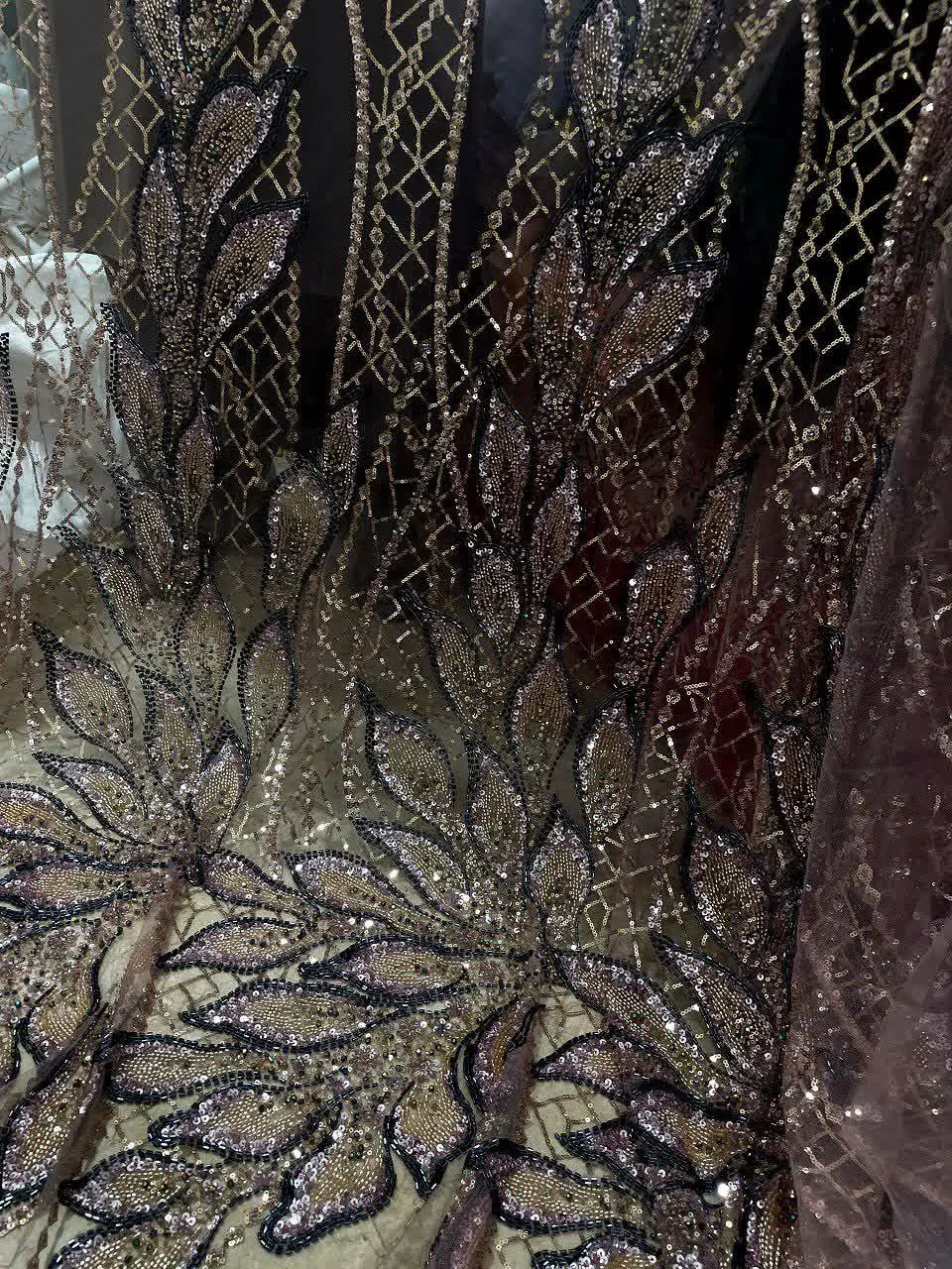 من الان چجوری از رو عکس‌ها توضیح بدم این مجلسی چقدر محشره😭😍😍😍
