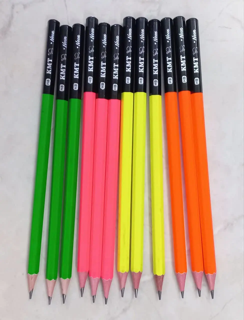 مداد مشکی چندضلعی نئونی😍