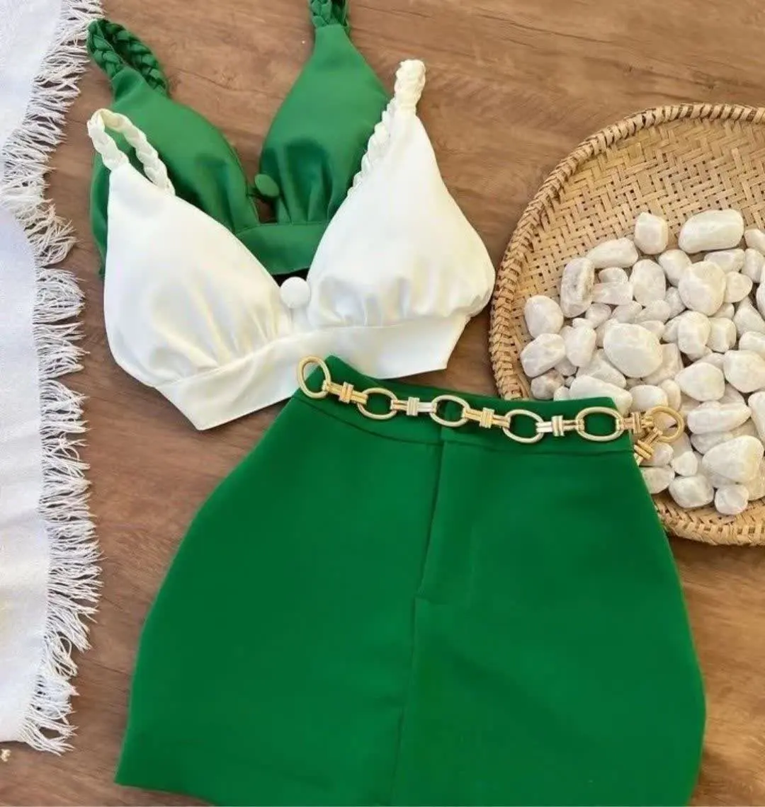 🟣 شنیدی میگن شوهر فلانی مثل پروانه دورش می‌چرخه؟ 😍😊
