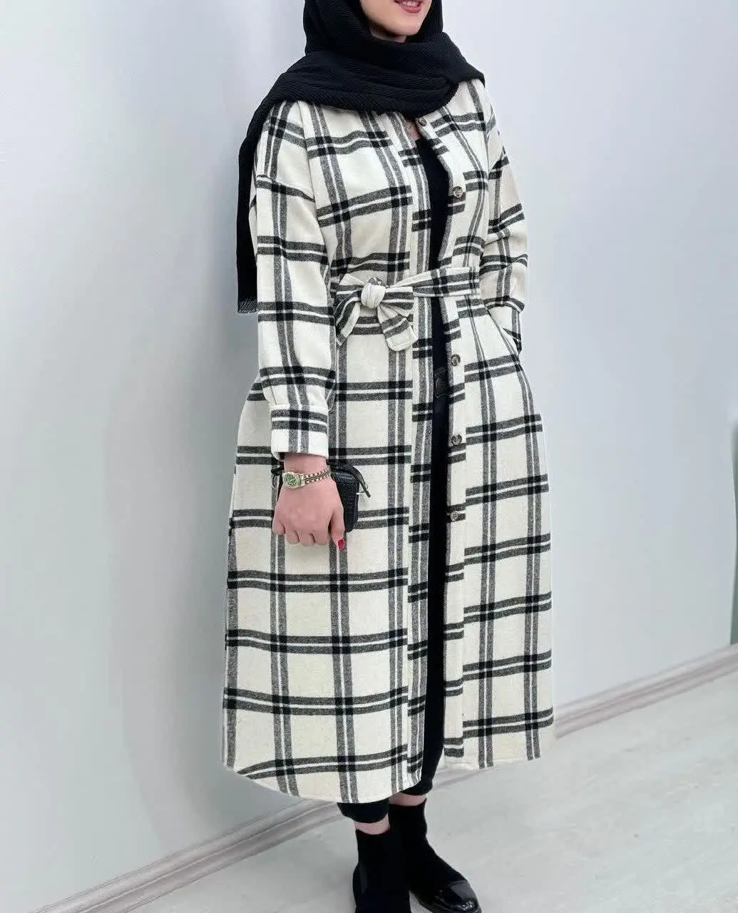 مانتو بلند پشمی لیلی ۱۳۷۵