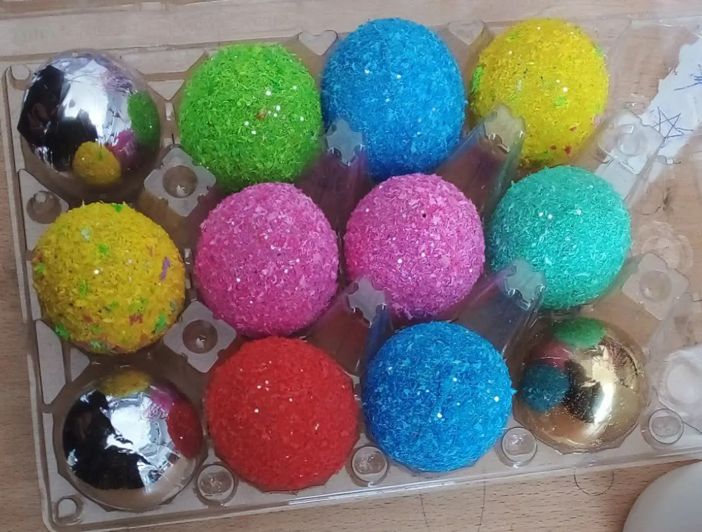 تخم مرغ رنگی 
