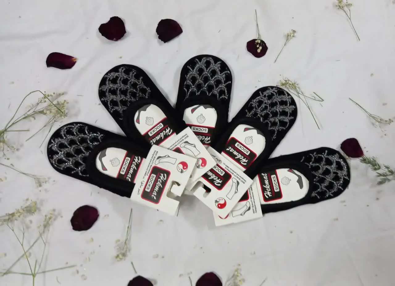 جوراب زنانه مناسب برای مجال...