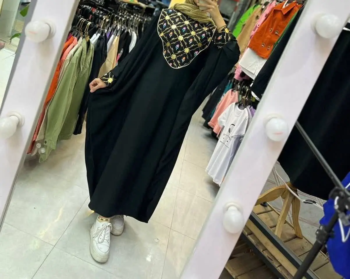 نام: عبایی گلدوزی گل 
