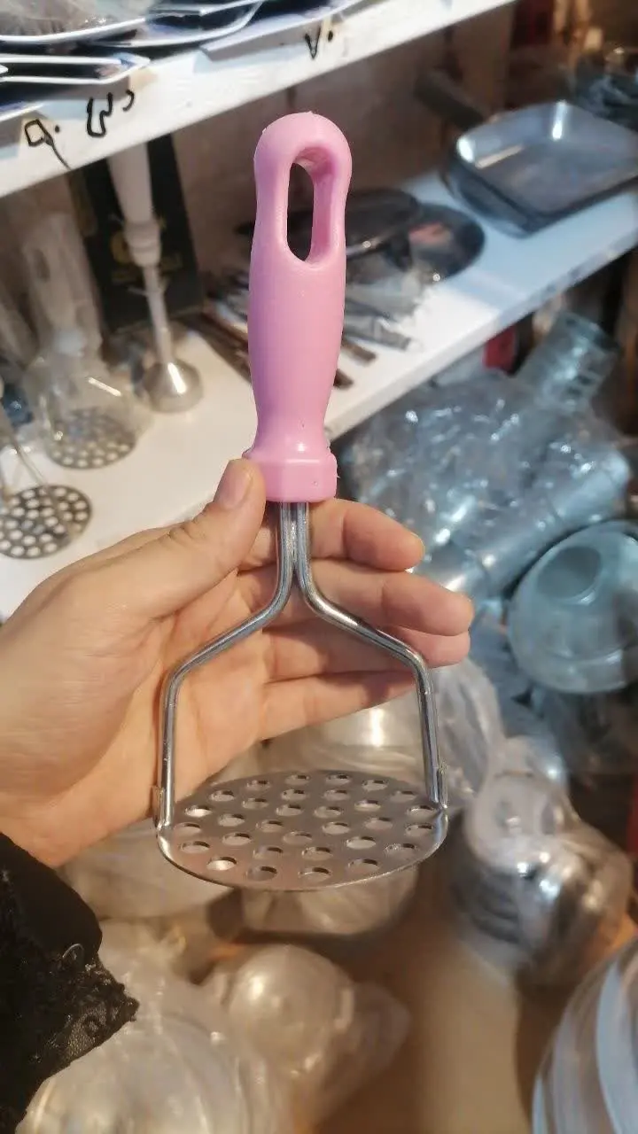 دارای دسته پلاستیکی