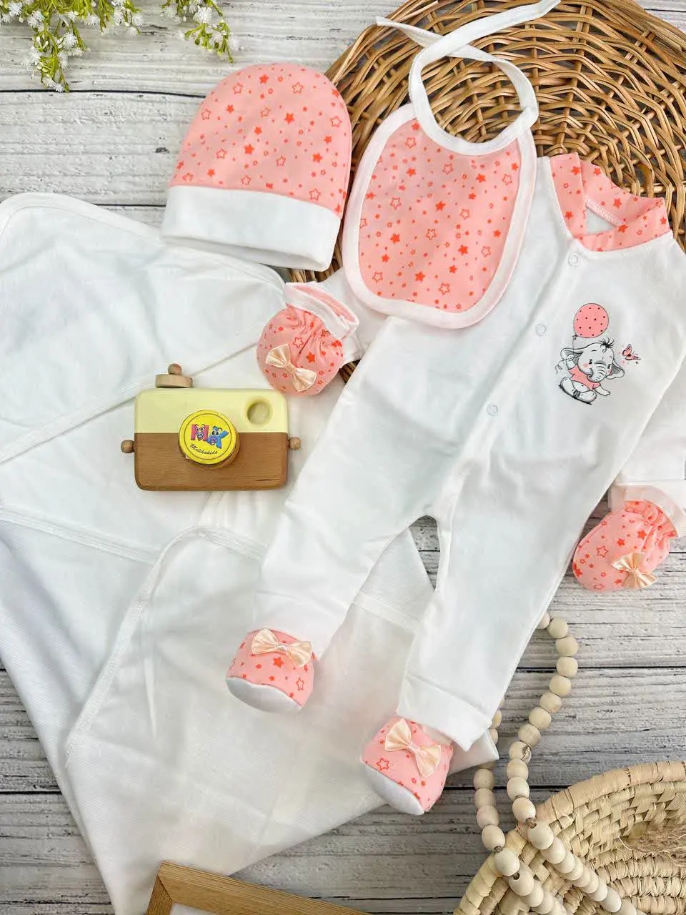 ست هفت تکه بیمارستانی طرح فیل و بادکنک گلبهی نوزادی و کودک کد ۱۱۷۵۱۸ 
