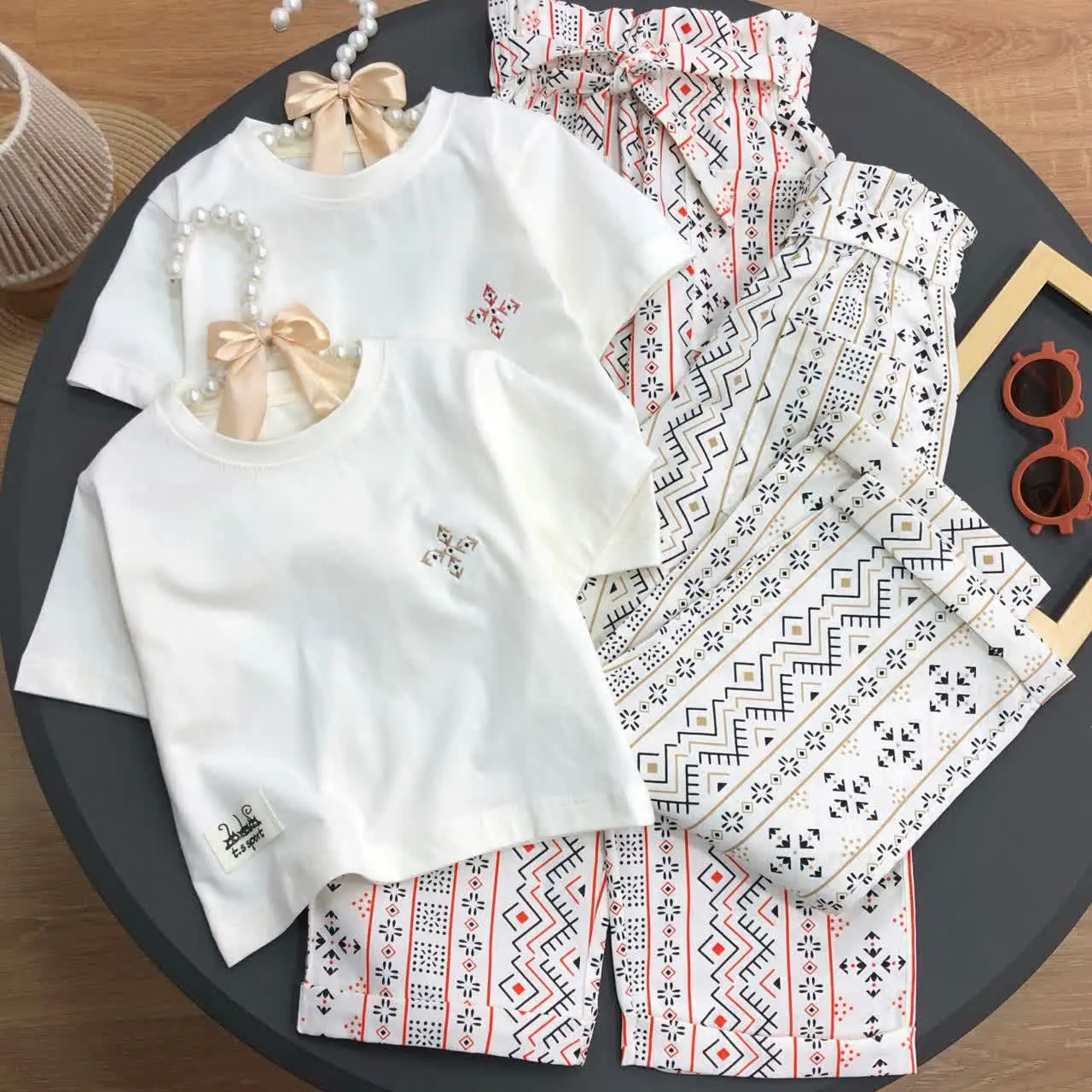 کراپ و شلوار دخترونه😍
