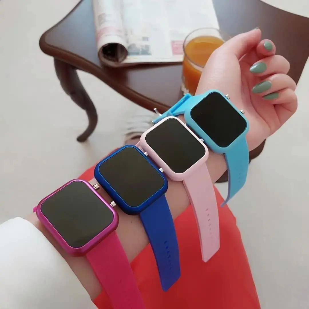 با قابلیت نمایش روز، ماه و...