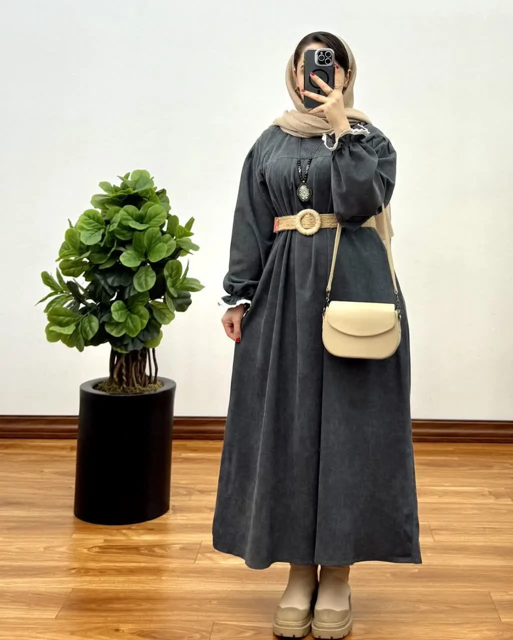 مانتو آیناز این بار با پارچ...