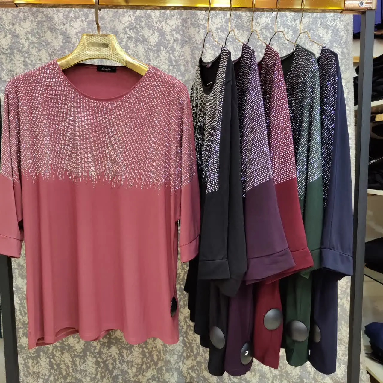 بلوز مجلسی 😍 شارژ صدم✔️
