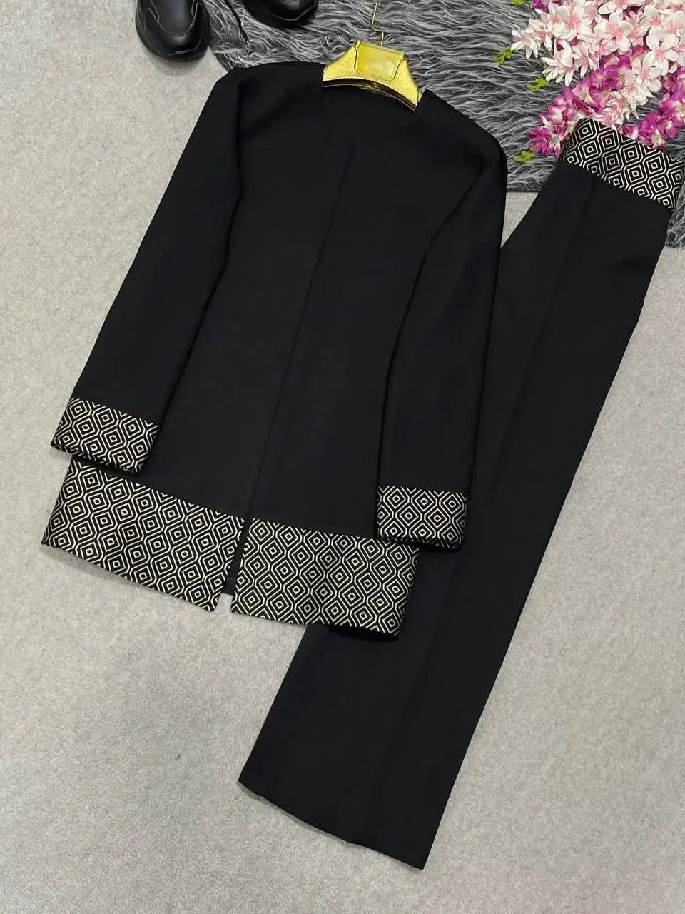 👚نام: کت شلوار پرنیا
