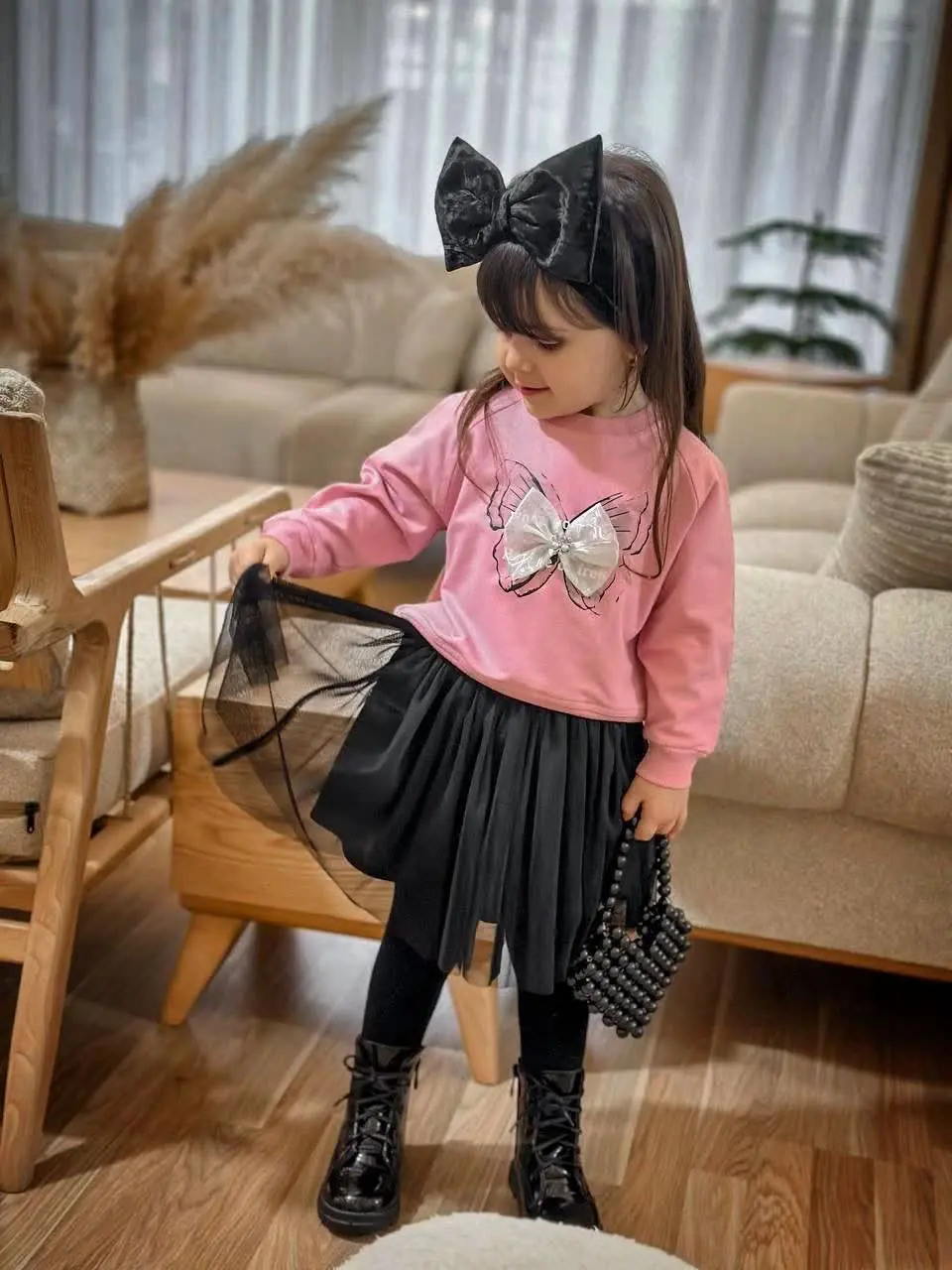 🔴فقط بلوز تک است، دامن به عنوان پیشنهادی ذکر شده، شناسه محصول دامن ۹۳۳۰ است
