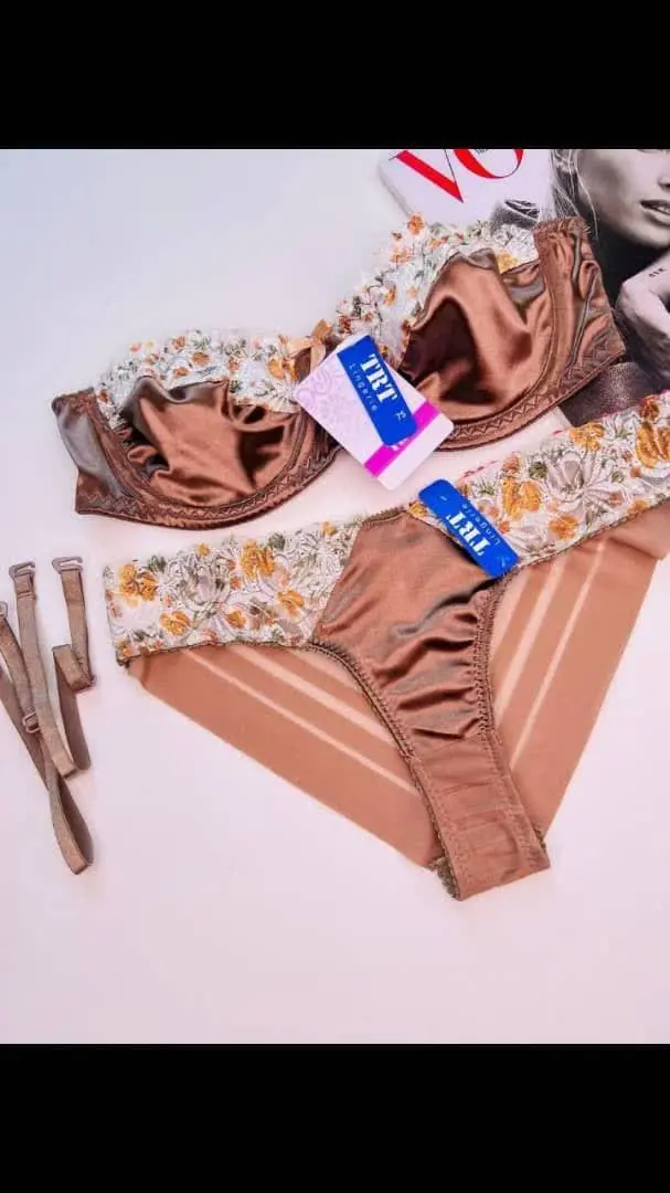 🌺ست ساتن کار شده با گیپور 
