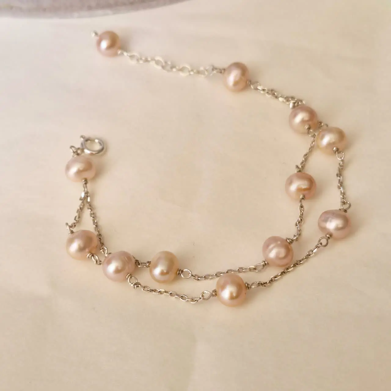 این دستبند ها تماما با متری...