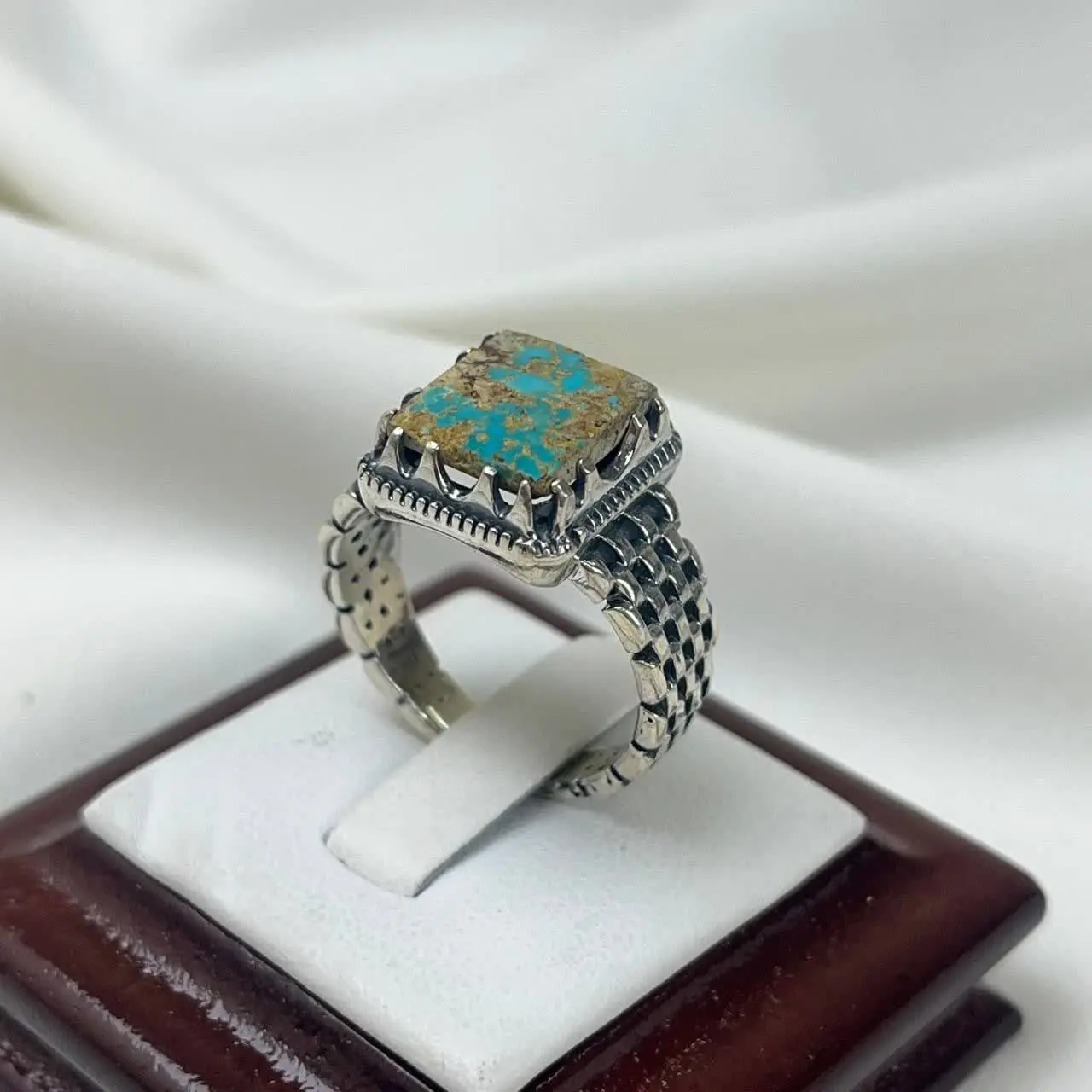 #انگشتر #نقره مردانه رکاب معروف و پر طرفدار مدل رولکسی ساخت شرکت هخامنش 
