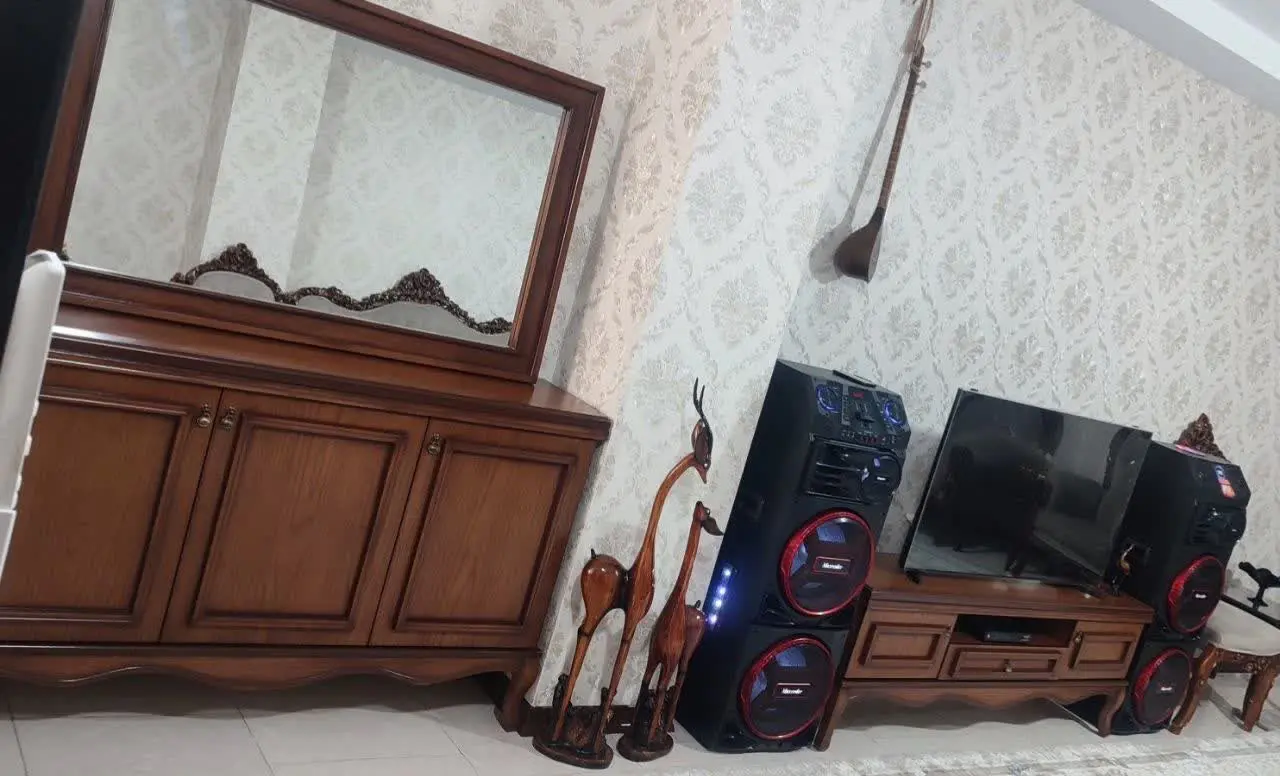 آینه و کنسول ۱۱٫۵۰۰
