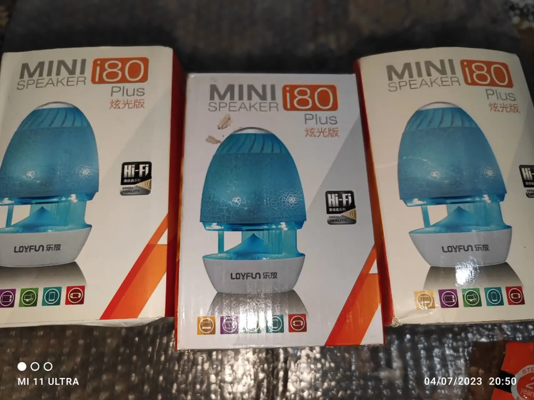 اسپیکر موجود هستند ….. 
