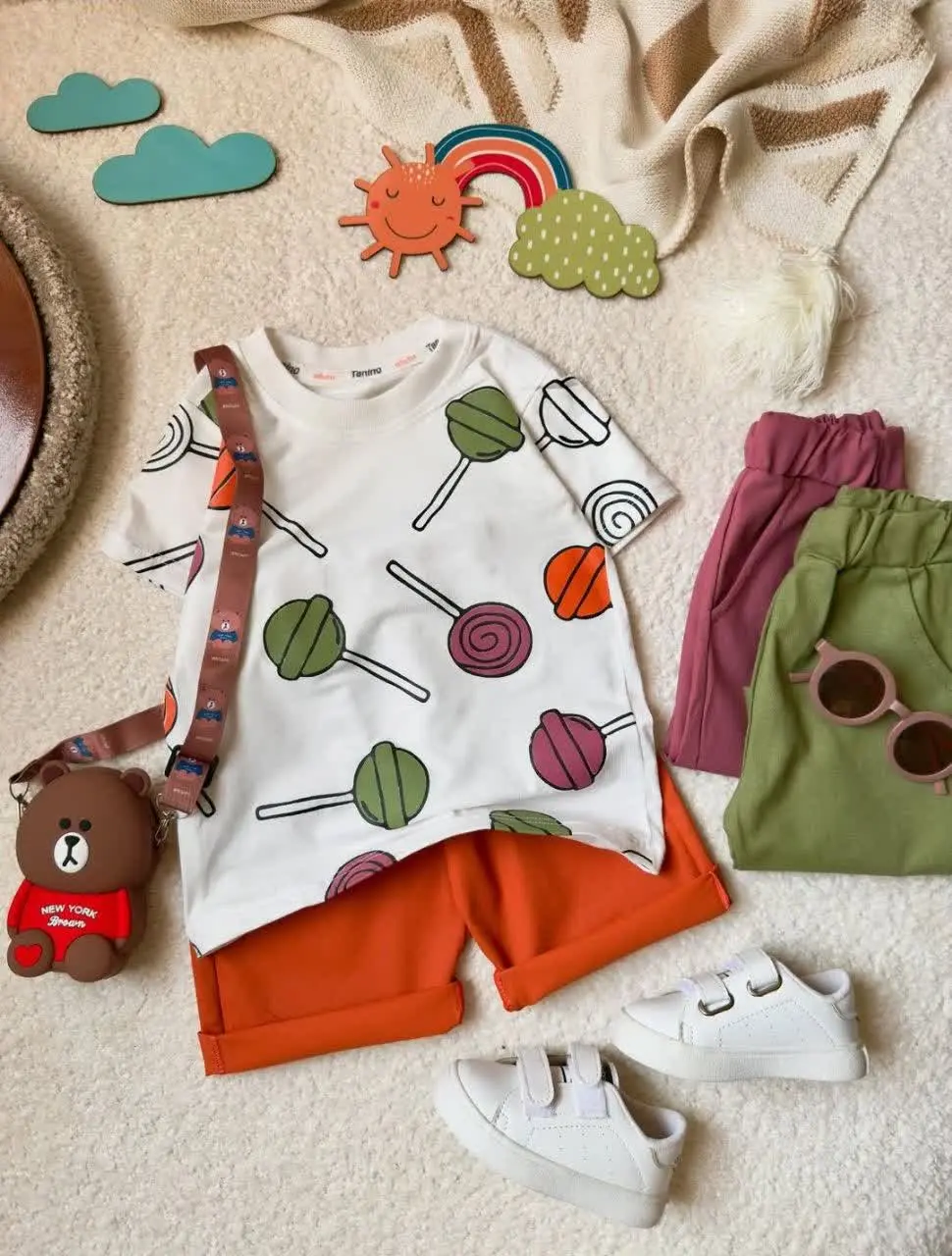 یه ست تیشرت و شلوارک آبنبات...