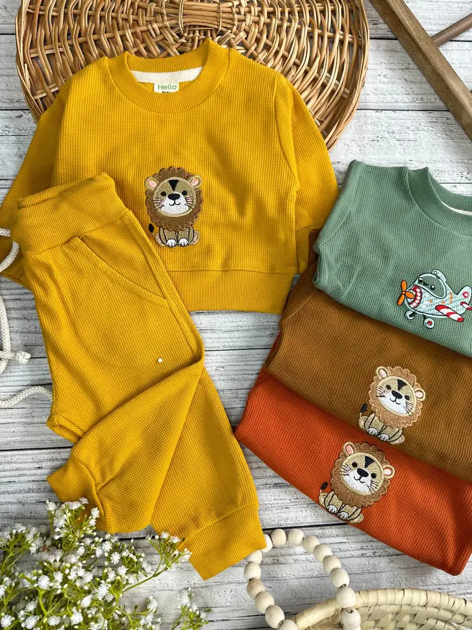 بلوز شلوار بیسکویتی طرح شیر نوزادی و کودک کد ۱۷۳۱۶۹ 
