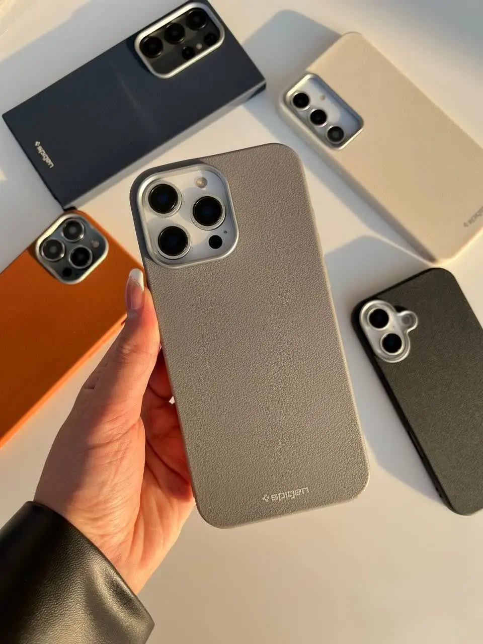 📱مدل قاب: گارد لدر چرمی جذاب در سه رنگ مشکی، طوسی و قهوه‌ای مخصوص انواع #سامسونگ #شیائومی و #آیفون 
