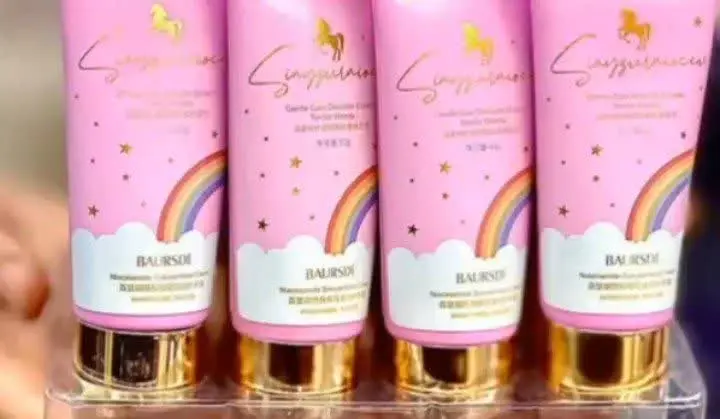 کرمطوب کننده دست و صورت و زدن اوشن تاپیکال
