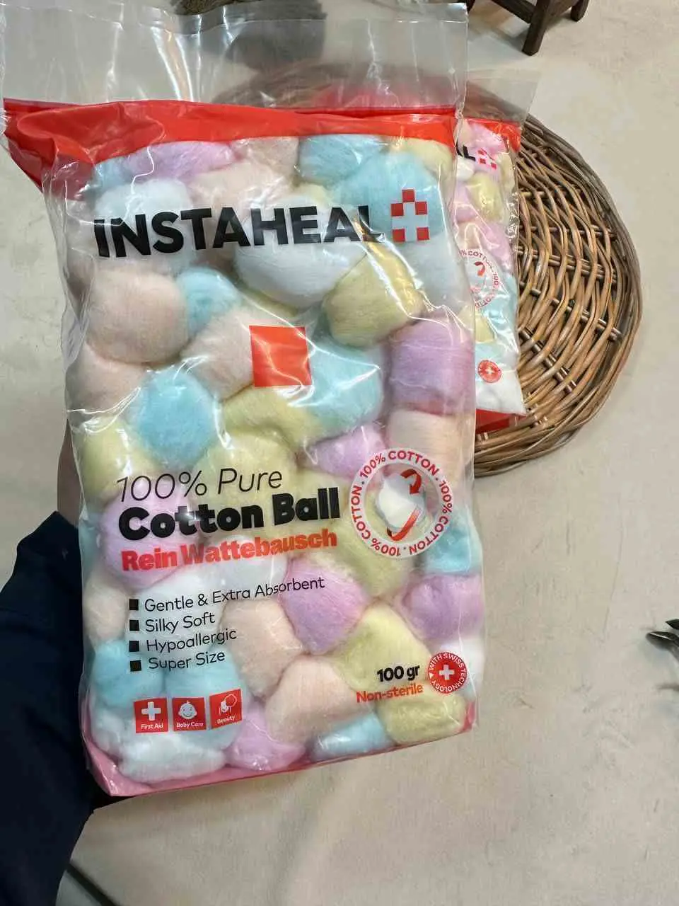 پنبه بهداشتی آرایشی توپک رنگی نوزادی و کودک کد ۳۱۷۰۲۷ 
