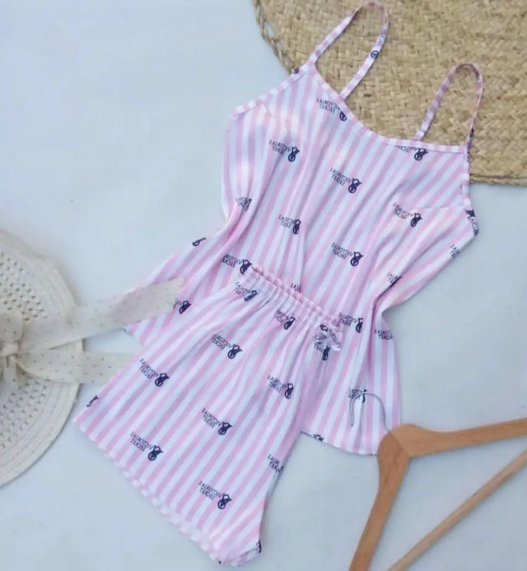 ست نیم تنه شلوارک ساتن😍😍
