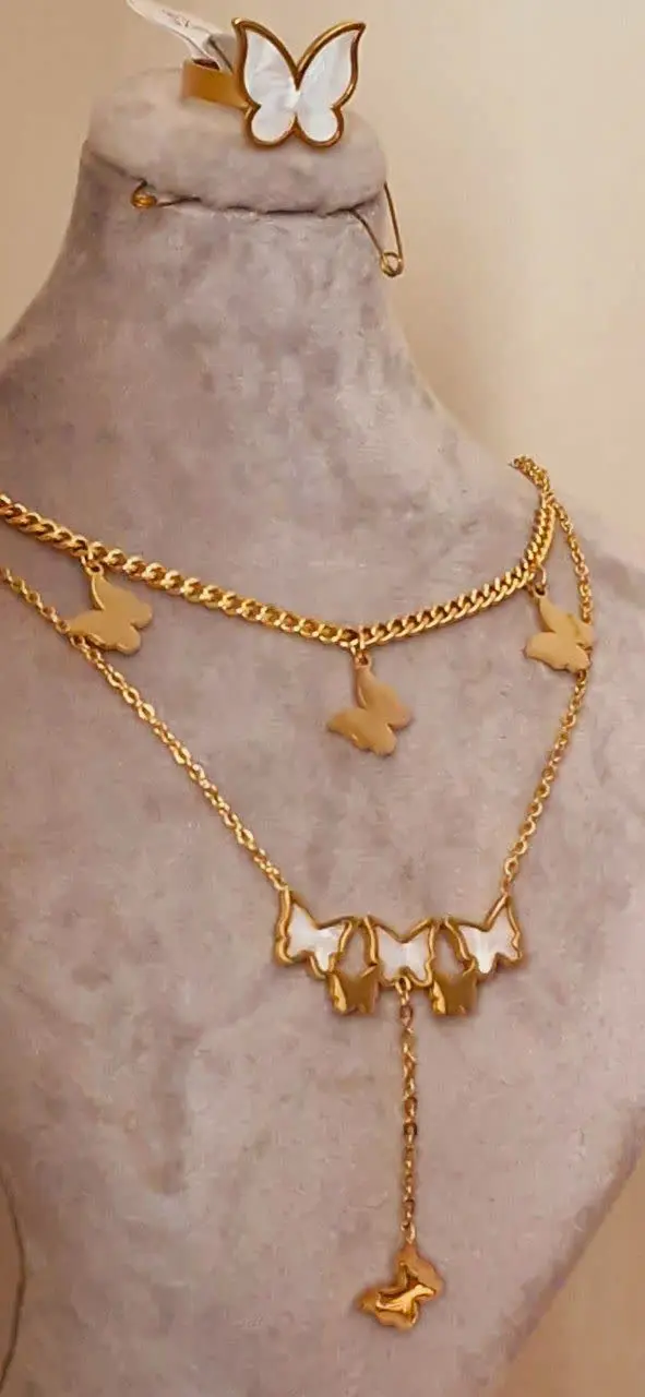 دلم میخواست نمای تو گردن رو میدید
