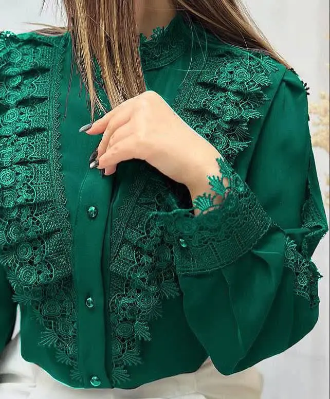 شومیزی که   با دامن و یا شل...