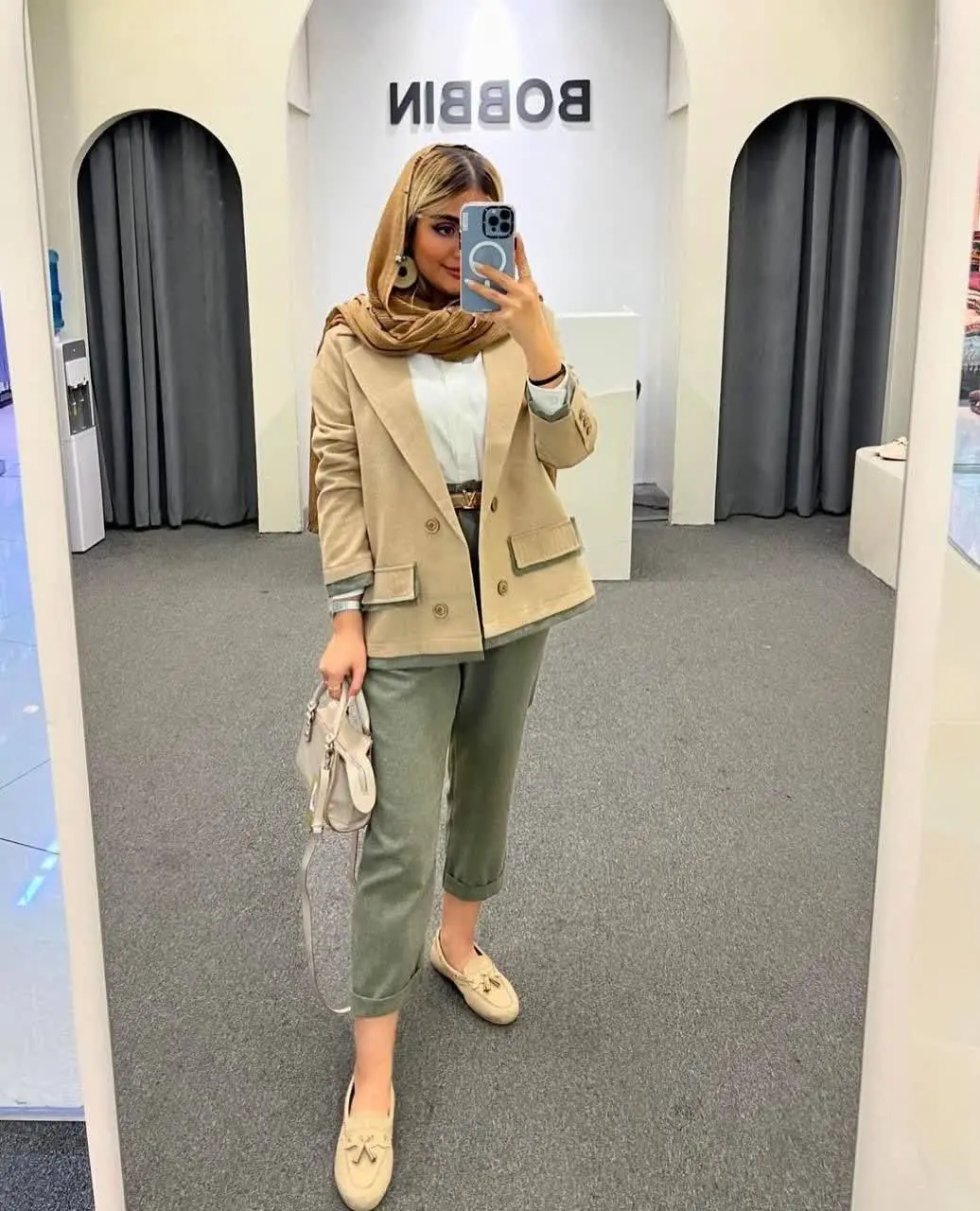 نام: کت شلوار یقه e
