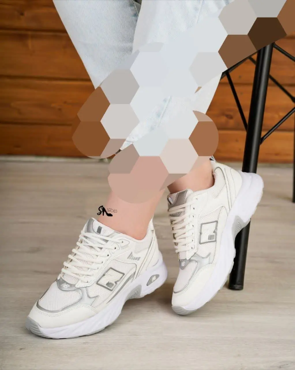 🌈 رنگبندی: کرم, سفید, مشکی