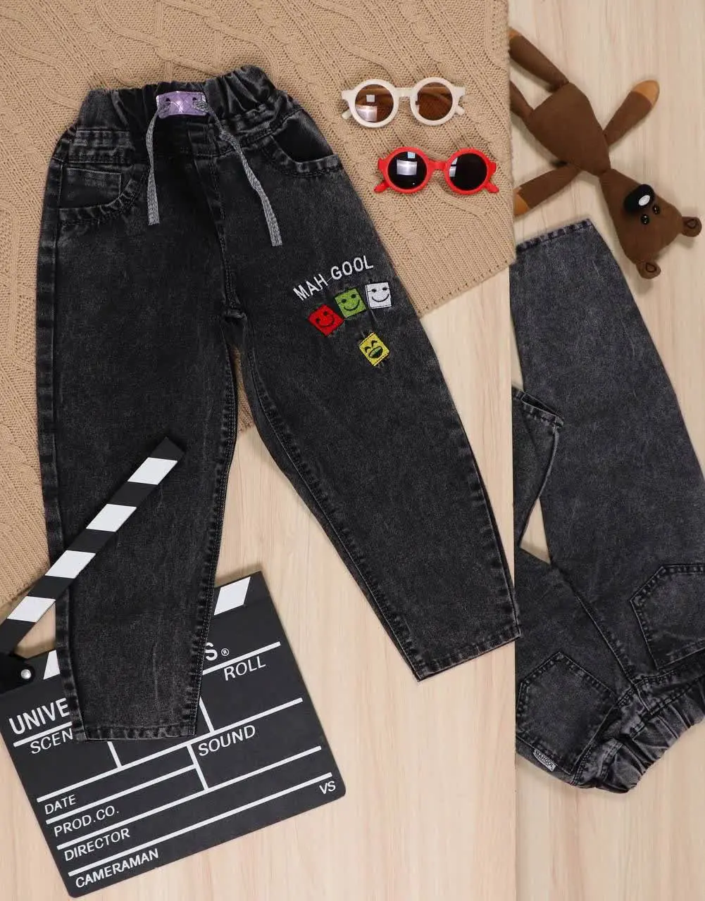 👫شلوار جین مام زغالی گلدوزی لبخندها👫
