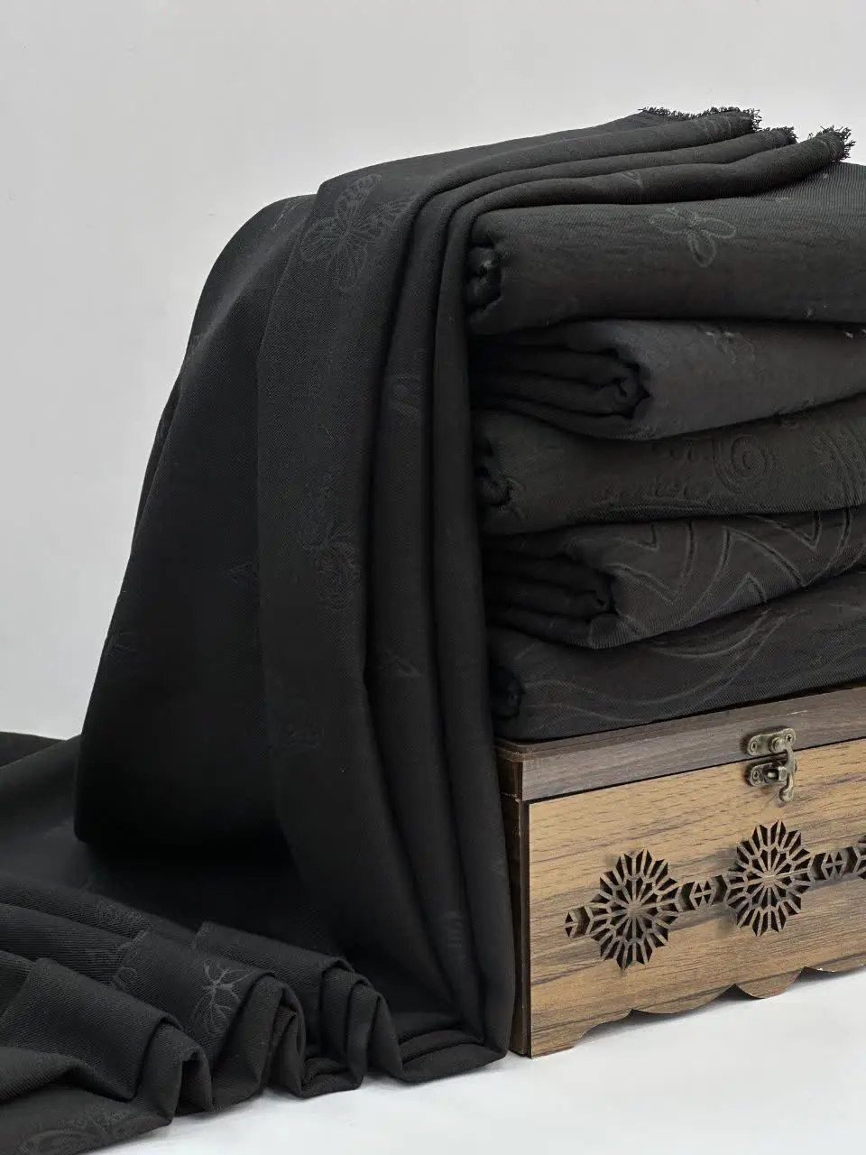 استایل محرم امسال رو با این پارچه بزن خیلی شیک و خنکه🖤😎
