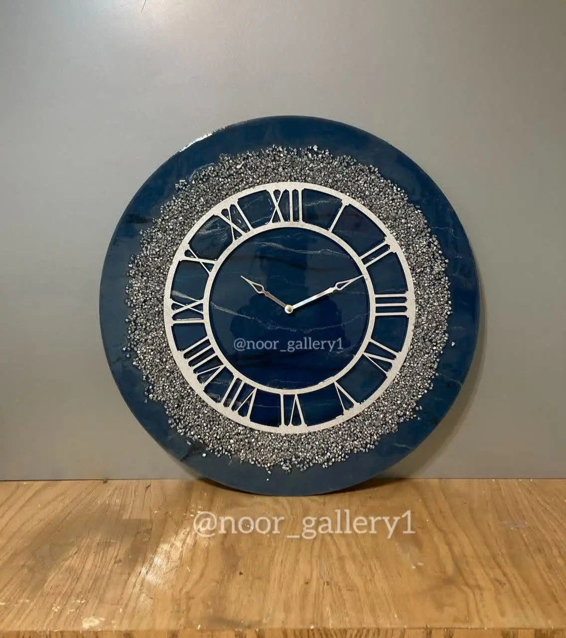 ساعت باید همینقدر خوشگل و خ...