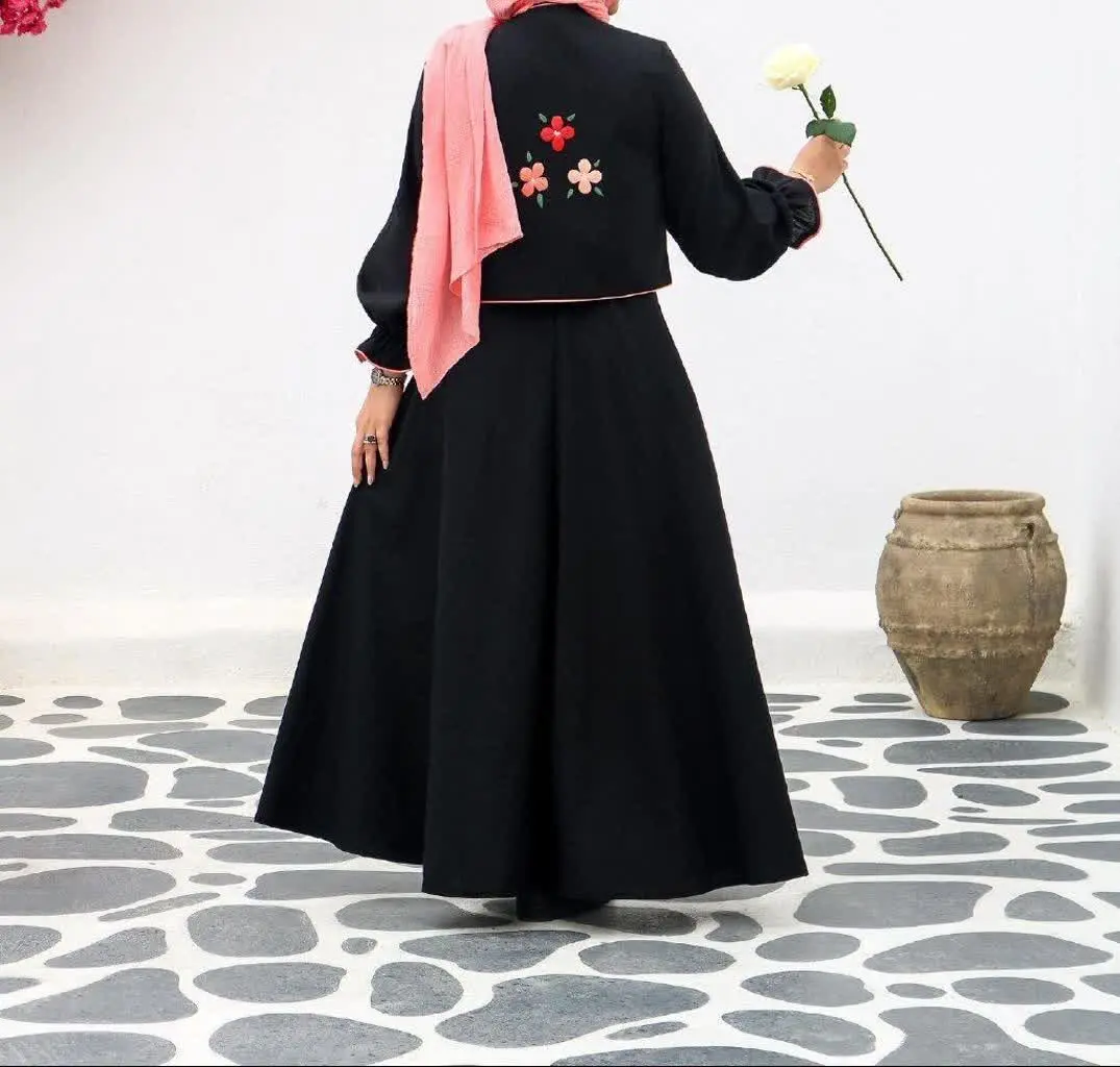 نام: کت و سارافون گلدوزی نیایش
