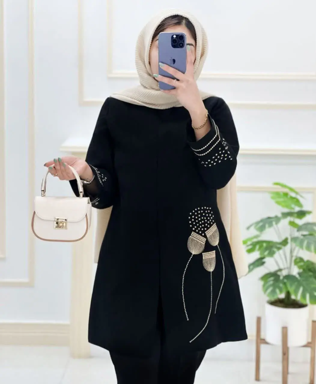 #کت_مجلسی با کیفیت عاااااالی آوردم براتون که تنخورش خیلی قشنگه وگلدوزیاش شکیل ترش کرده,کاریه که همیشه زیبایی خودشو داره و دمده نمیشه😍🌺
