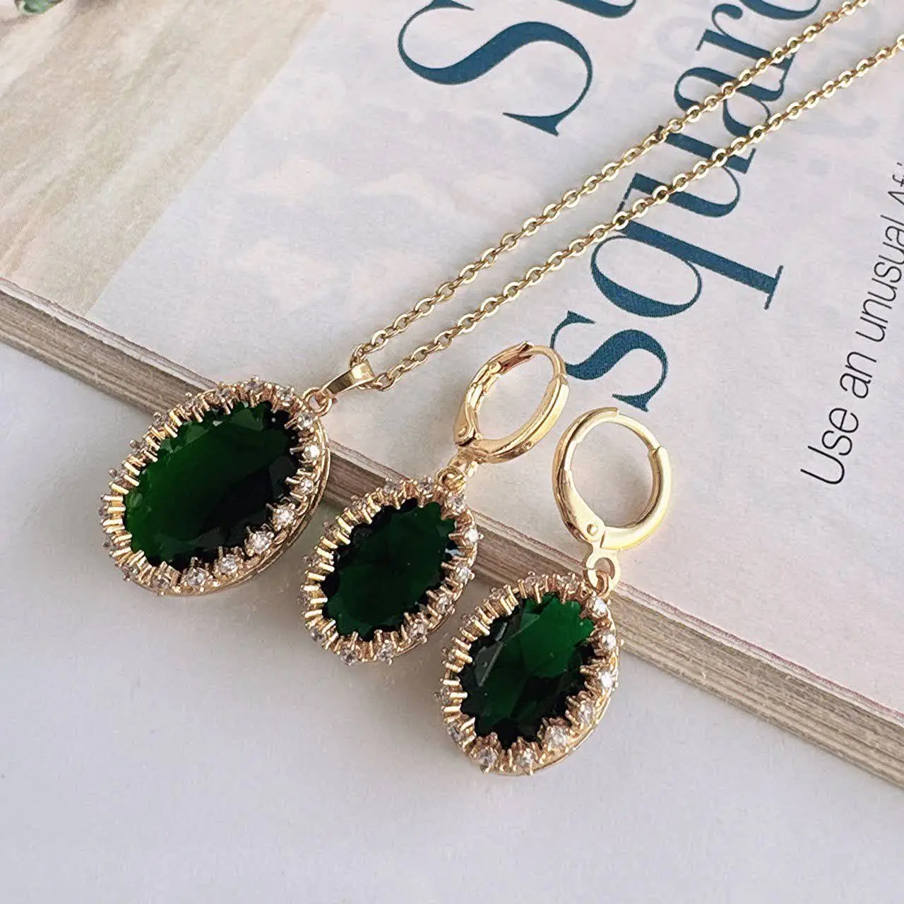 نیمست جواهری زمردی استیل کا...