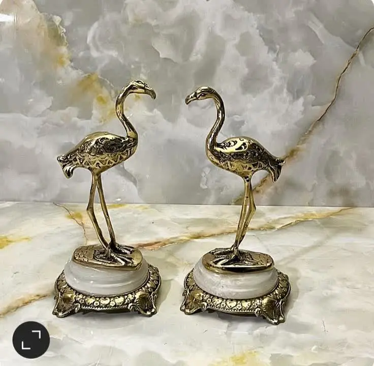 استند فلامینگو تمام برنزی پایه سنگی شیک وچشمنواز 

