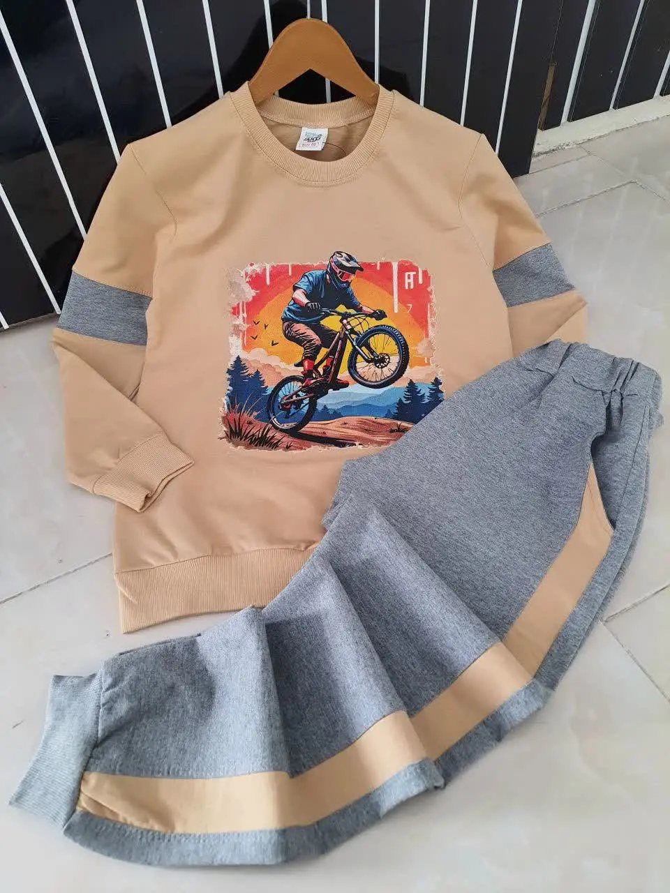 همون ست جذابی که همتون دنبا...